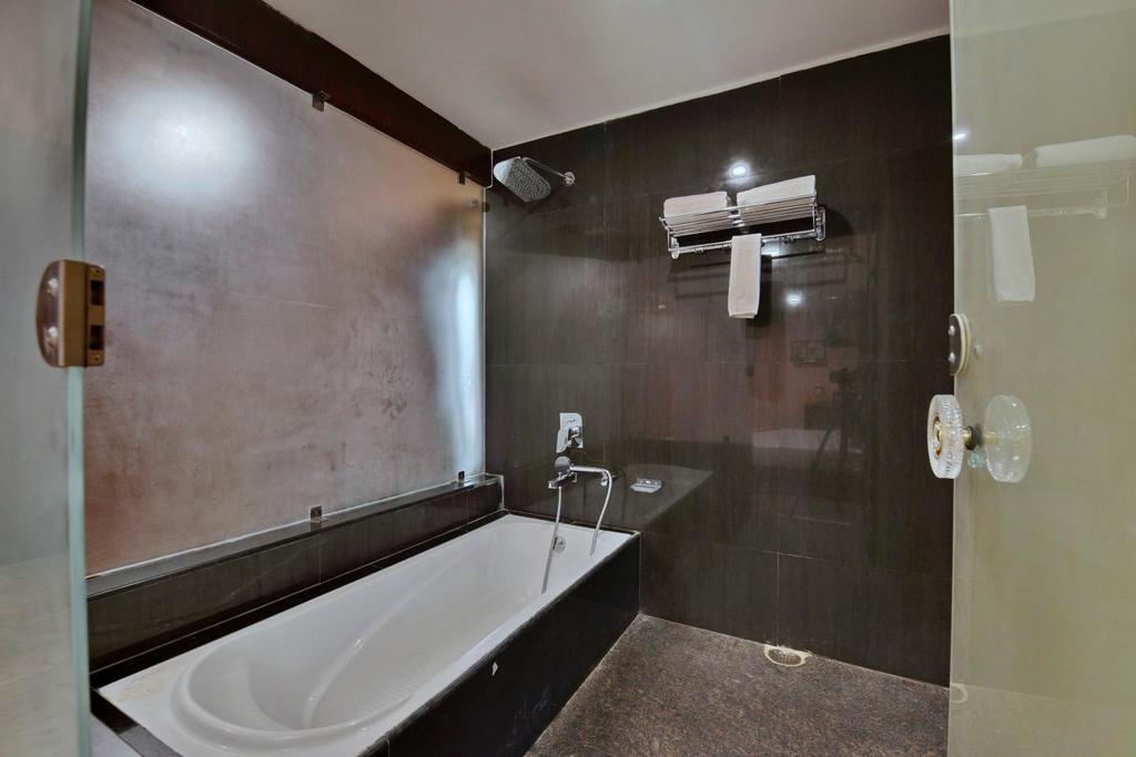 Hotel Silver Oak Bilaspur  Exterior photo